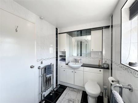 Bath/Shower Room