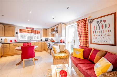 Kitchen/Dining
