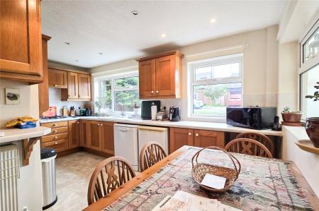 Kitchen/Breakfast
