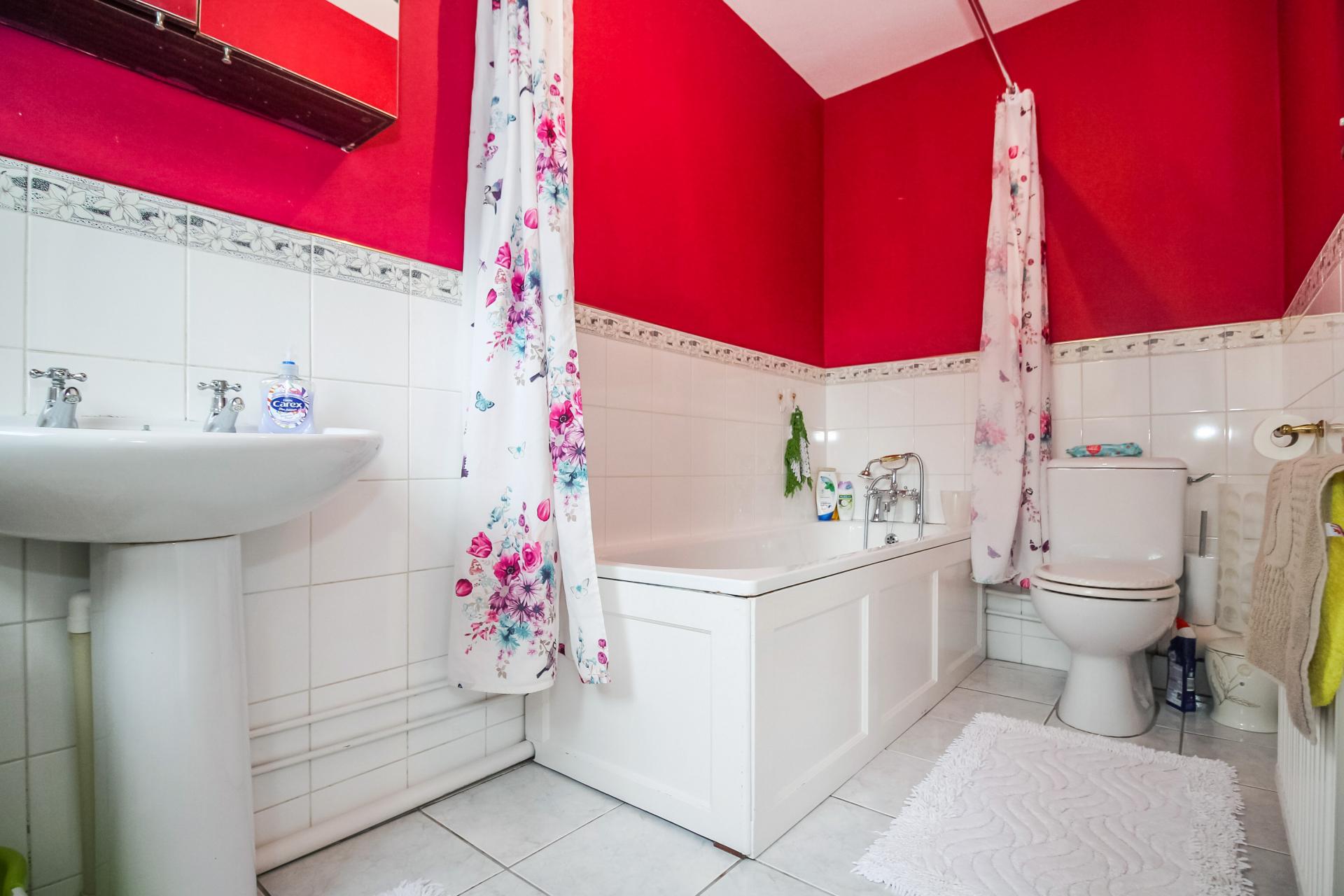 3 bedroom House for sale in Enfield