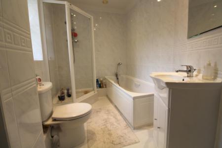 4 piece en suite