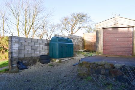 Garage/Garden