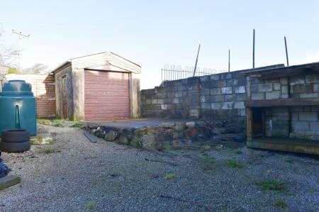 Garage/Garden