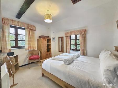 Bedroom 1.jpg