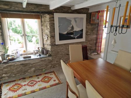 Dining room 2.jpg