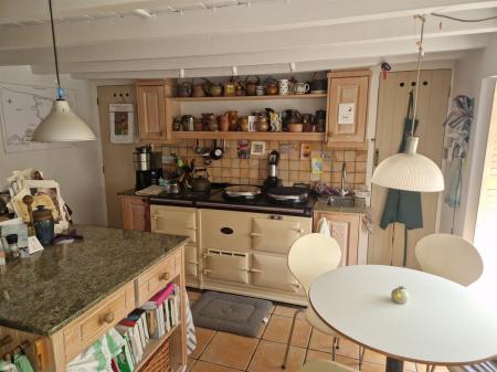 Kitchen 3.jpg