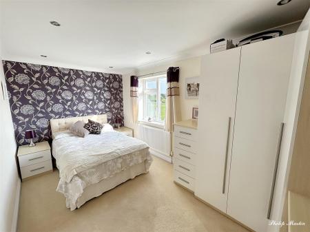 Bed 4.jpg