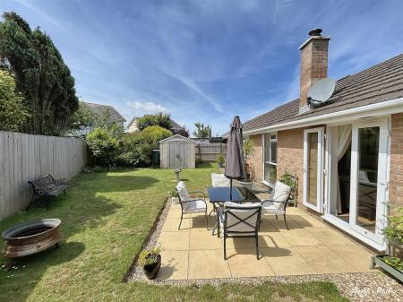 Rear garden 2.jpg