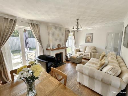 Living room 2.jpg