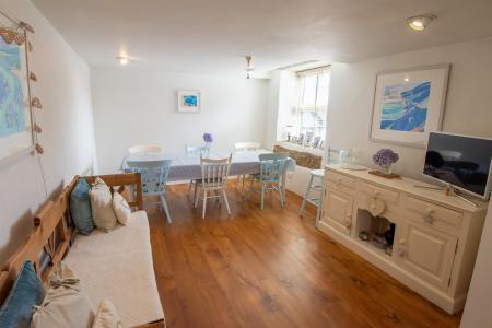 0825_02 - Rose Barn, Tregony, TR2 5SE (106).jpg