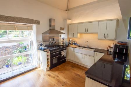 0825_02 - Rose Barn, Tregony, TR2 5SE (110).jpg