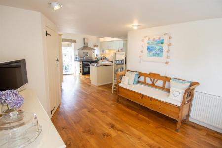 0825_02 - Rose Barn, Tregony, TR2 5SE (103).jpg