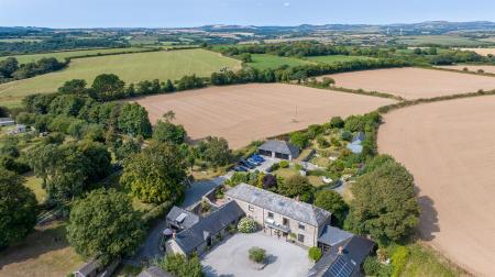 0825_02 - Rose Barn, Tregony, TR2 5SE (32).jpg
