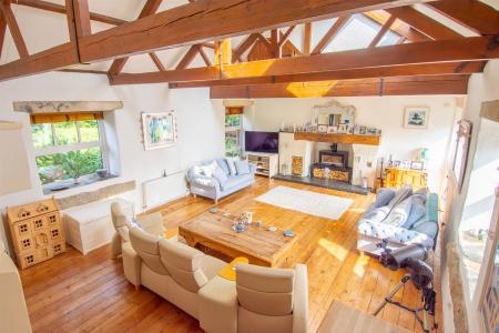 0825_02 - Rose Barn, Tregony, TR2 5SE (69).jpg