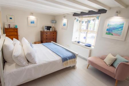 0825_02 - Rose Barn, Tregony, TR2 5SE (97).jpg