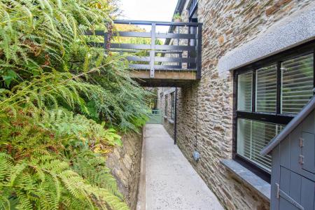 0825_02 - Rose Barn, Tregony, TR2 5SE (79).jpg