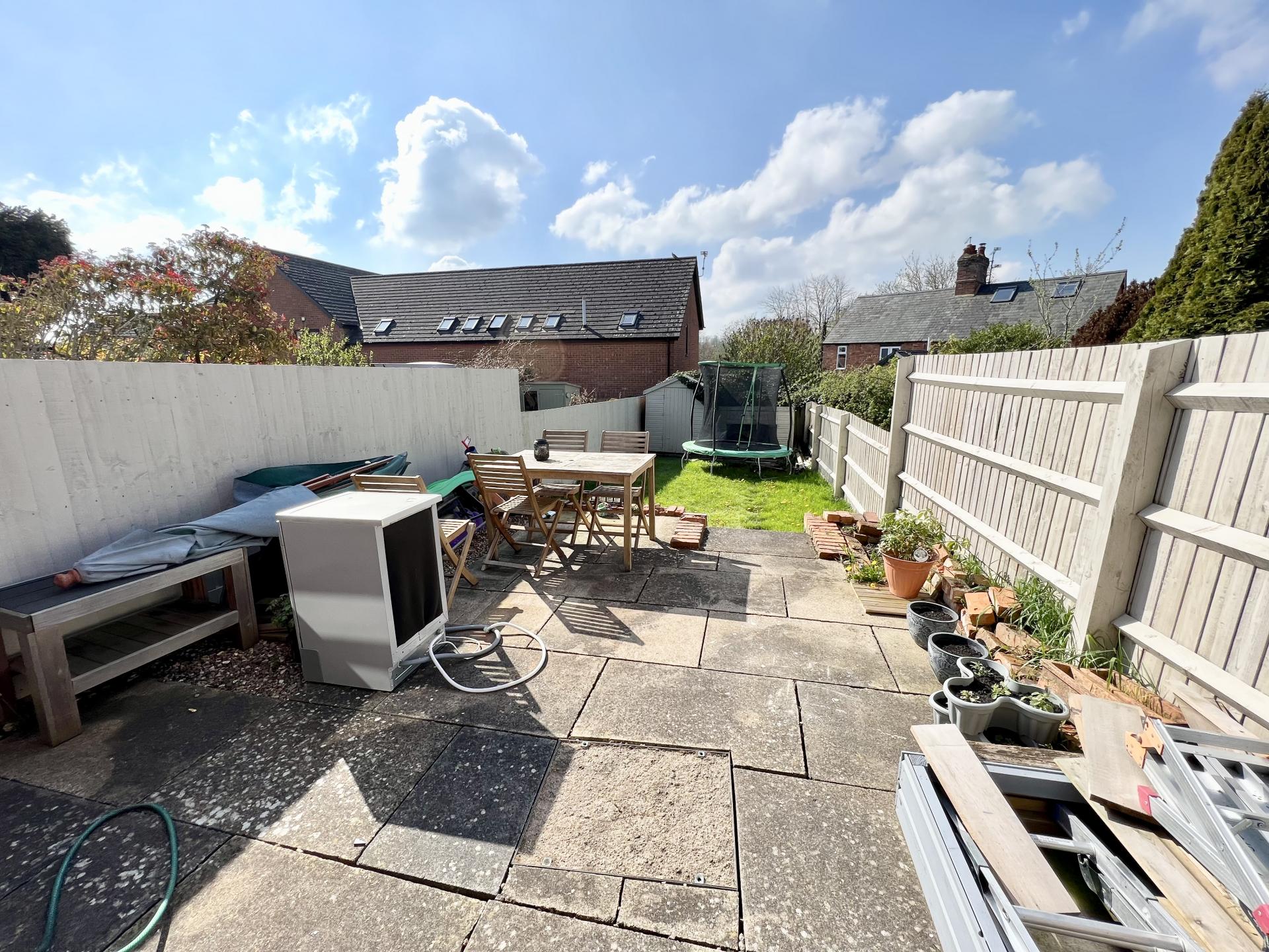 2 bedroom Terraced House for sale in Brackley