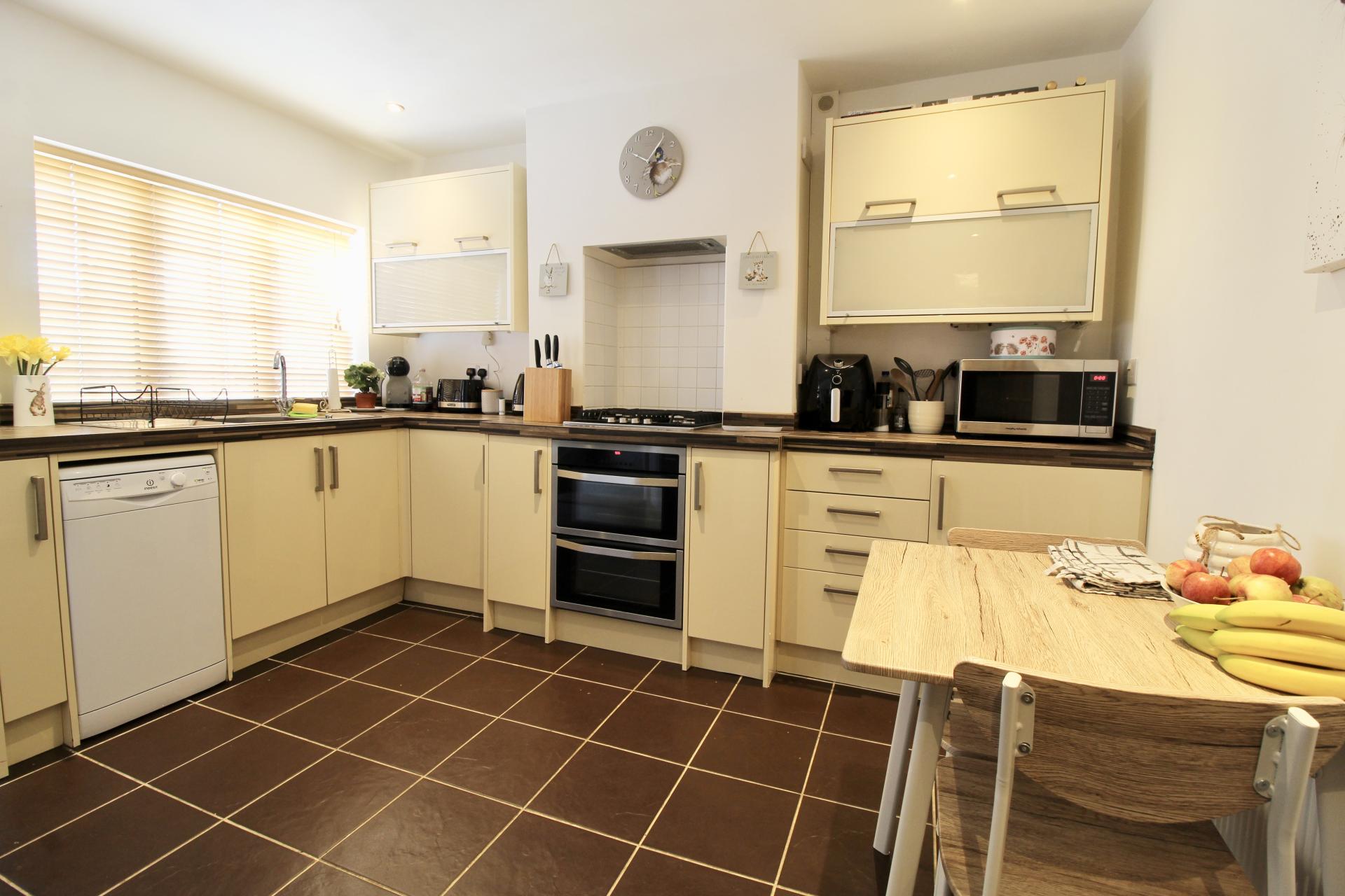 2 bedroom Terraced House for sale in Brackley