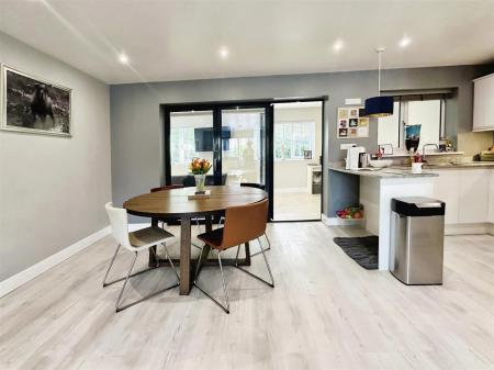 Dining Kitchen Area