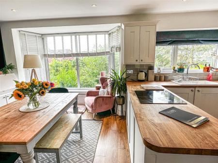 Open Plan Kitchen-Dining Room