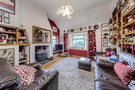 Open Plan Lounge and Kitchen Area