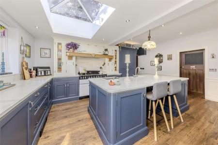 Open Plan Kitchen Dining Area