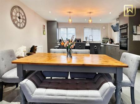 Kitchen Dining Area