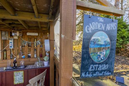 Outside Bar