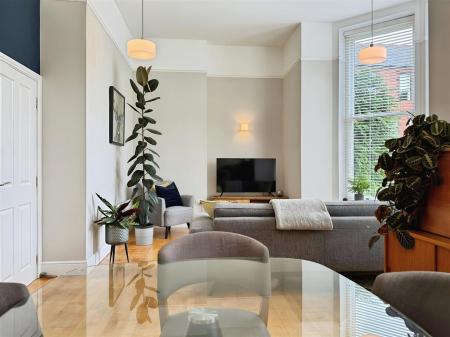 Living/Dining Area