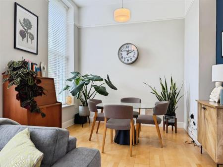 Living/Dining Area