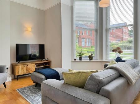 Living/Dining Area