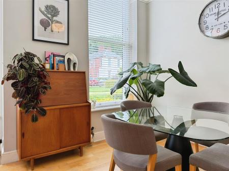 Living/Dining Area