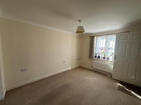 Living room 2.jpg
