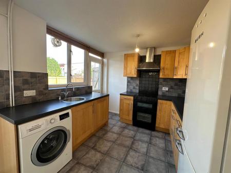 Kitchen 2.jpg