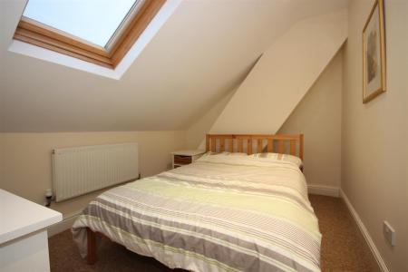 bed 2.jpg