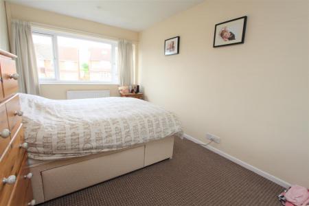 IMG_8669 - Bedroom2 .jpg