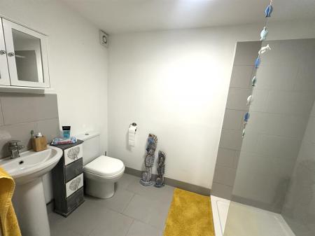 Shower Room.jpg