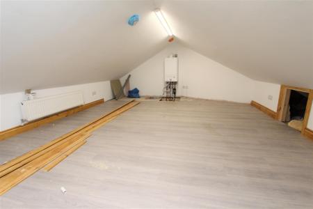 IMG_7572 - Upstairs - loft.jpg