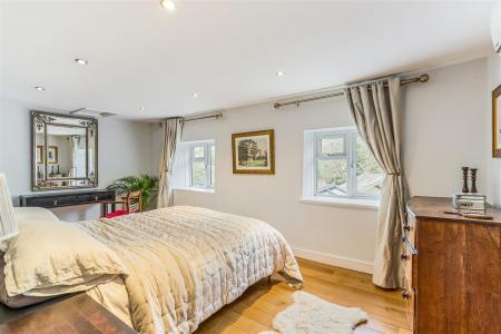 68750_Crofton-Cottage-Bath-Road  (22).jpg