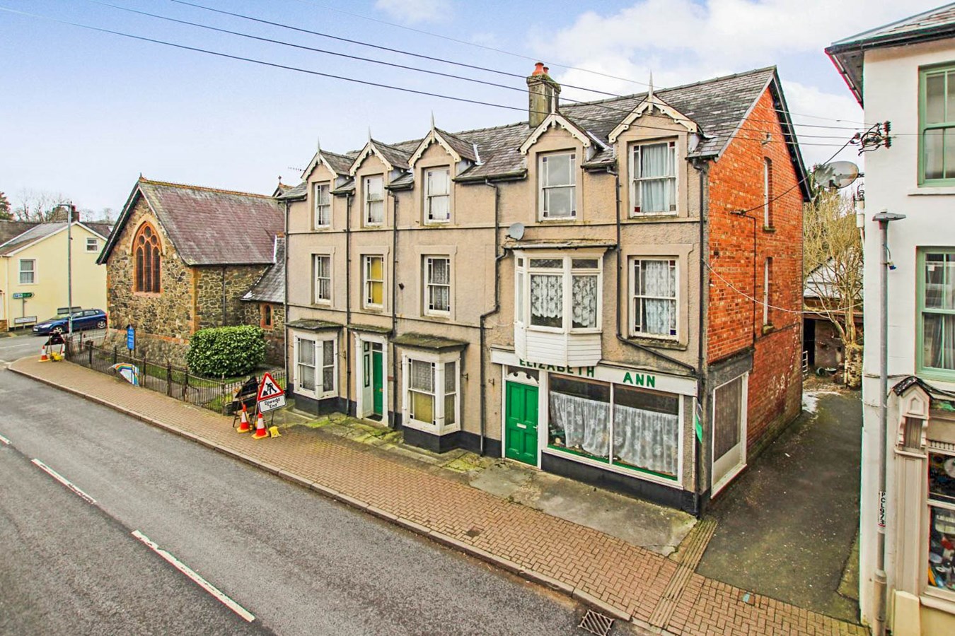 8 bedroom Detached House for sale in Llanwrtyd Wells