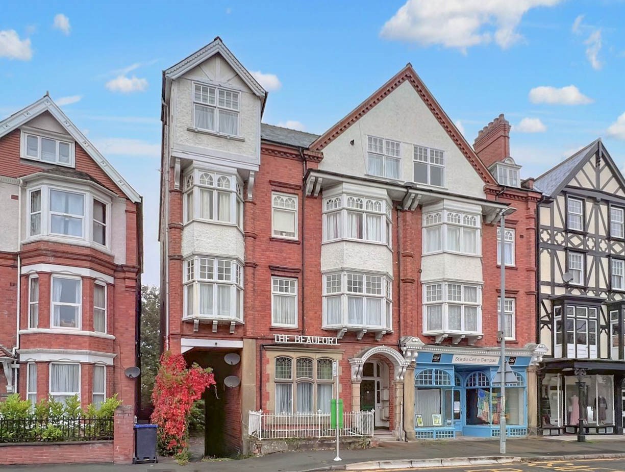 1 bedroom Apartment for sale in Llandrindod Wells