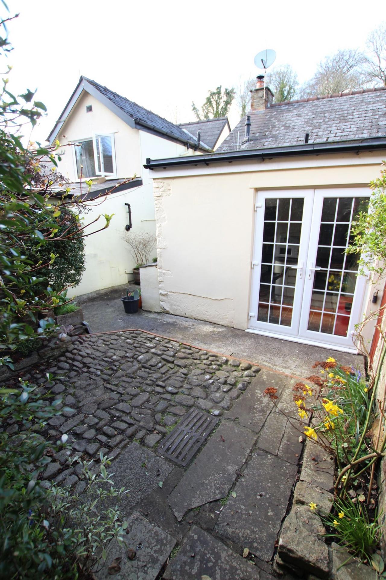 2 bedroom End of Terrace House for sale in Brecon