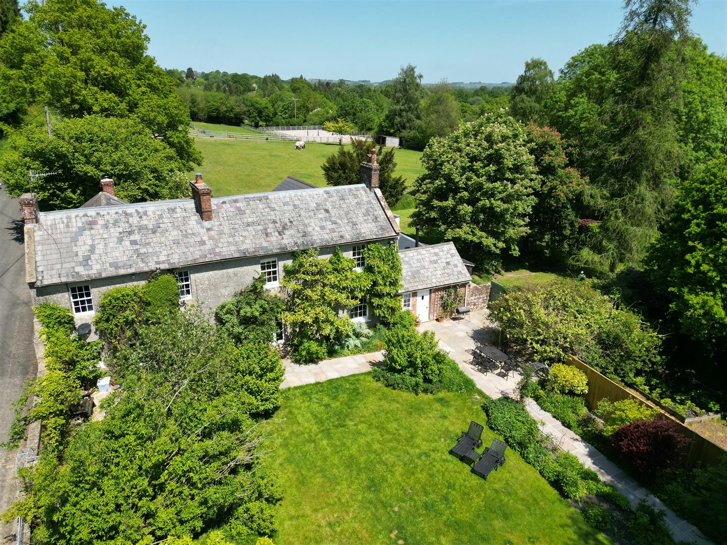 6 bedroom Detached House for rent in Warminster