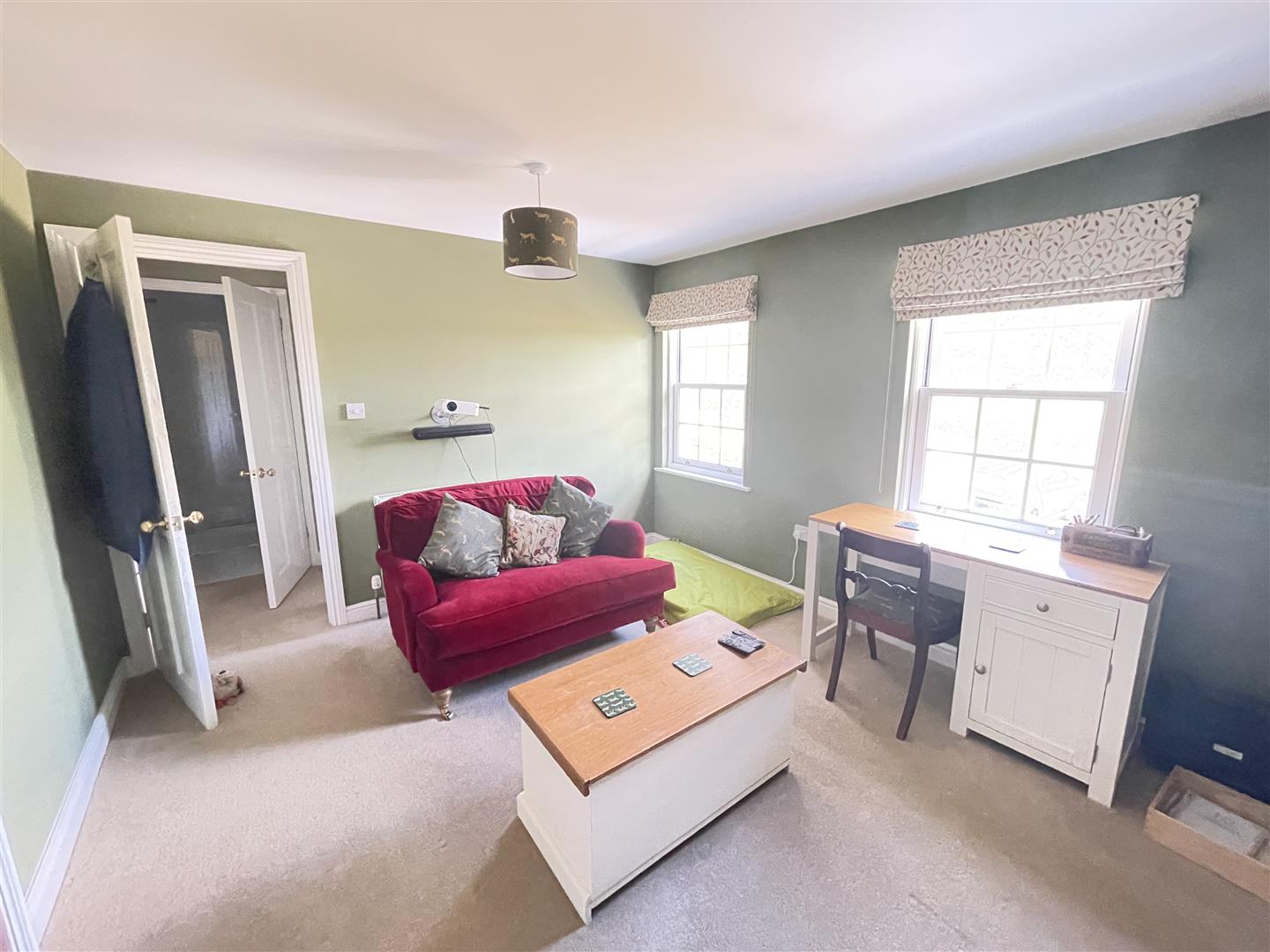 6 bedroom Detached House for rent in Warminster