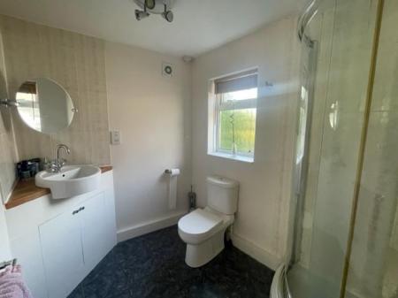 bathroom 2 St Marks Avenue.jpg