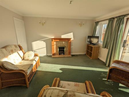 Sitting room area..jpg