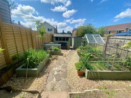 Garden with shed.jpg