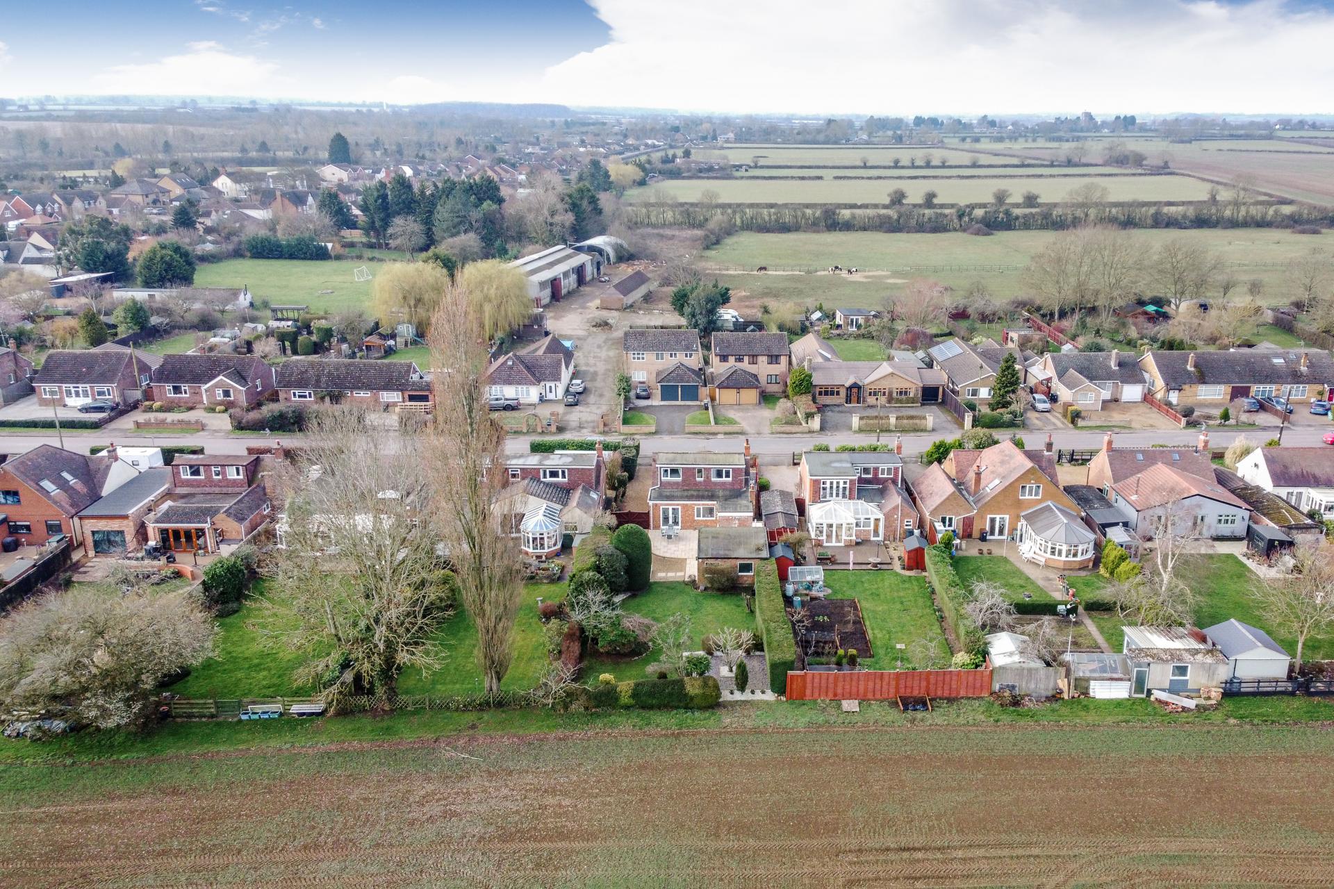 3 bedroom Detached House for sale in Rushden