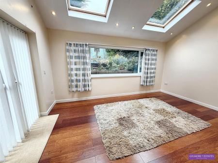 GARDEN ROOM