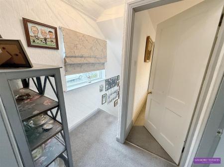 FIRST FLOOR LANDING